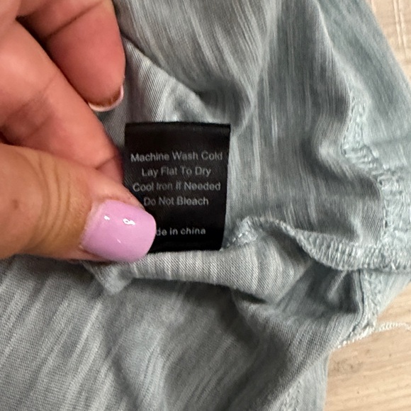 Pol Sleeveless Silver Studded V-Neck Blouse.  Sz L - Picture 9 of 10